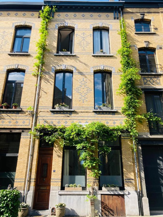 The Big Sleep Apartment *